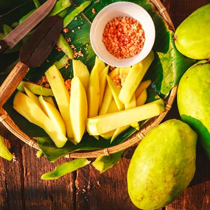 কাঁচা টক আম